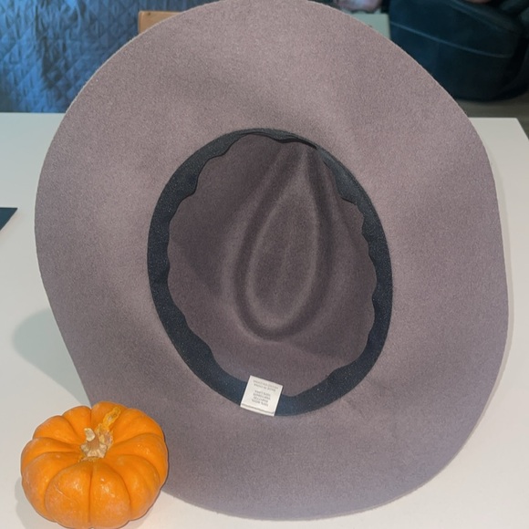 MOSSIMO Women’s EUC Wide Brimmed Wool Hat With Gold-Tone Accent Chain, One Size. - Picture 10 of 12